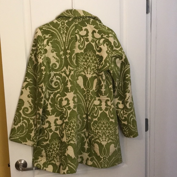 Adorable coat. - Picture 4 of 5